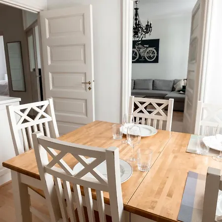 2ndhomes Bright 2br Next To Esplanade Park Appartement Helsinki