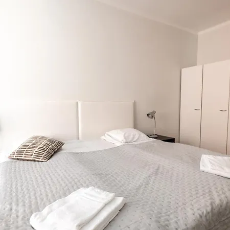 2ndhomes Bright 2br Next To Esplanade Park Helsinki